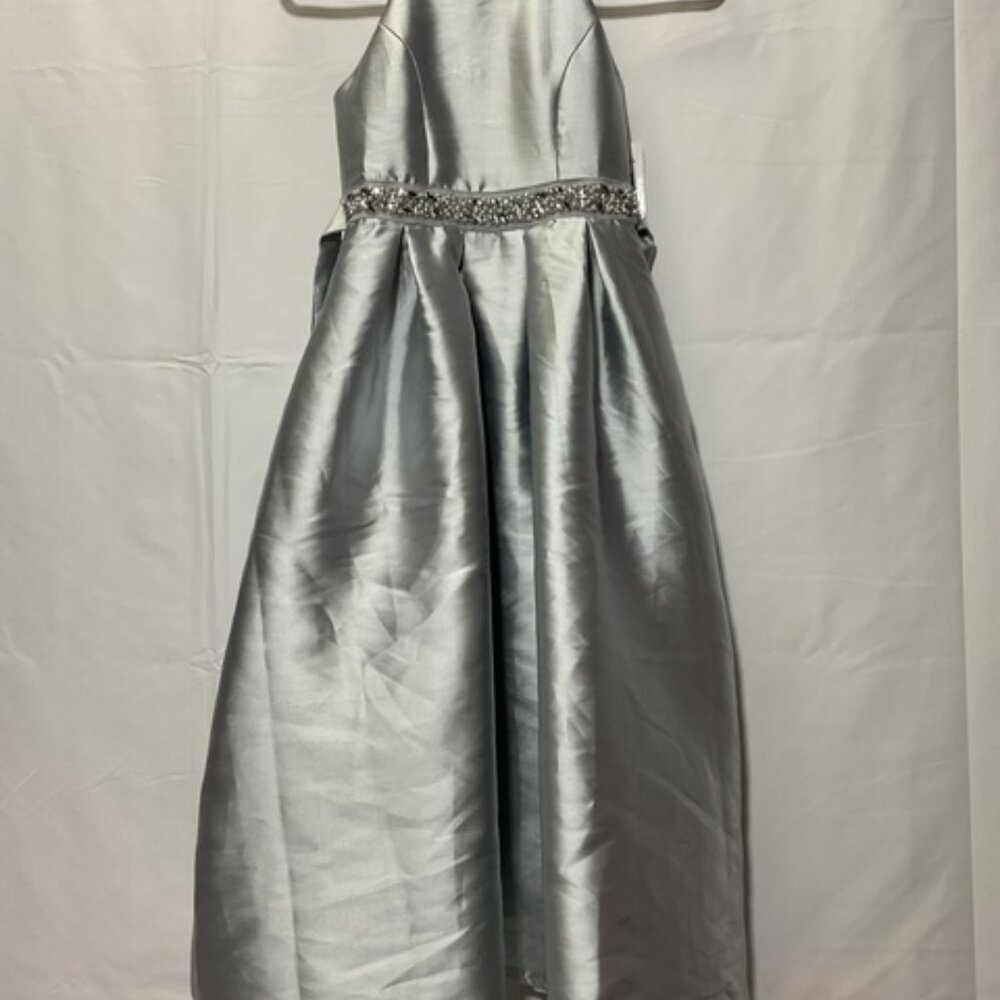 Beautiful Speechless Fully Lined Kids Silver Formal Sleeveless Dress. Size 7